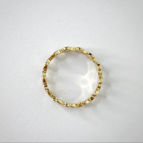 Eternal Vine Leaf Gold Tone Ring Size 6 - Picture 4 of 4